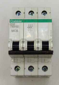 D32 16kA 3P MCB (3 Module Width)
