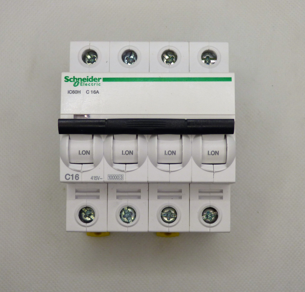 Disjoncteur IC60H 4P 16A Courbe D - Protection Électrique Haute Performance Schneider